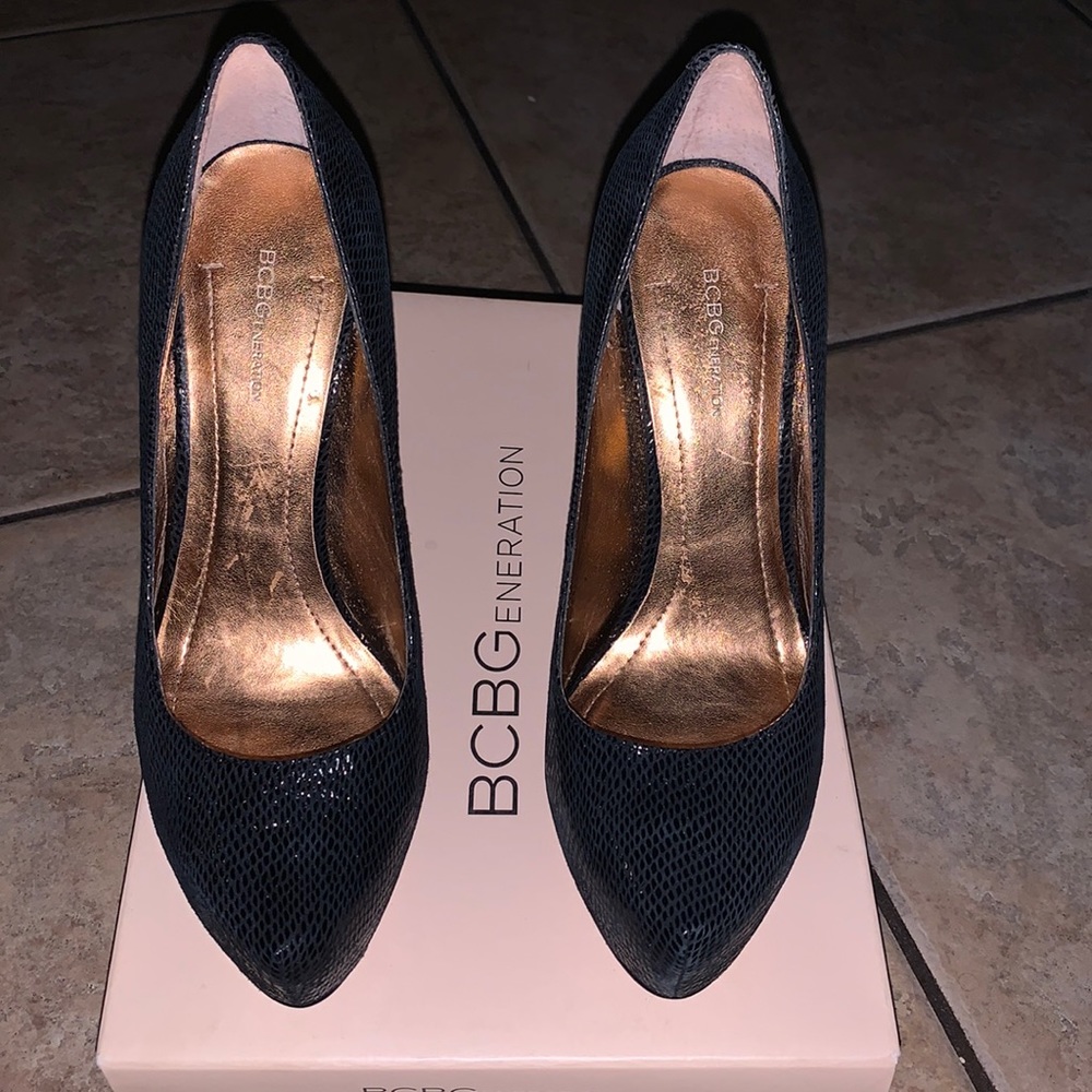 BCBG soft shine heels